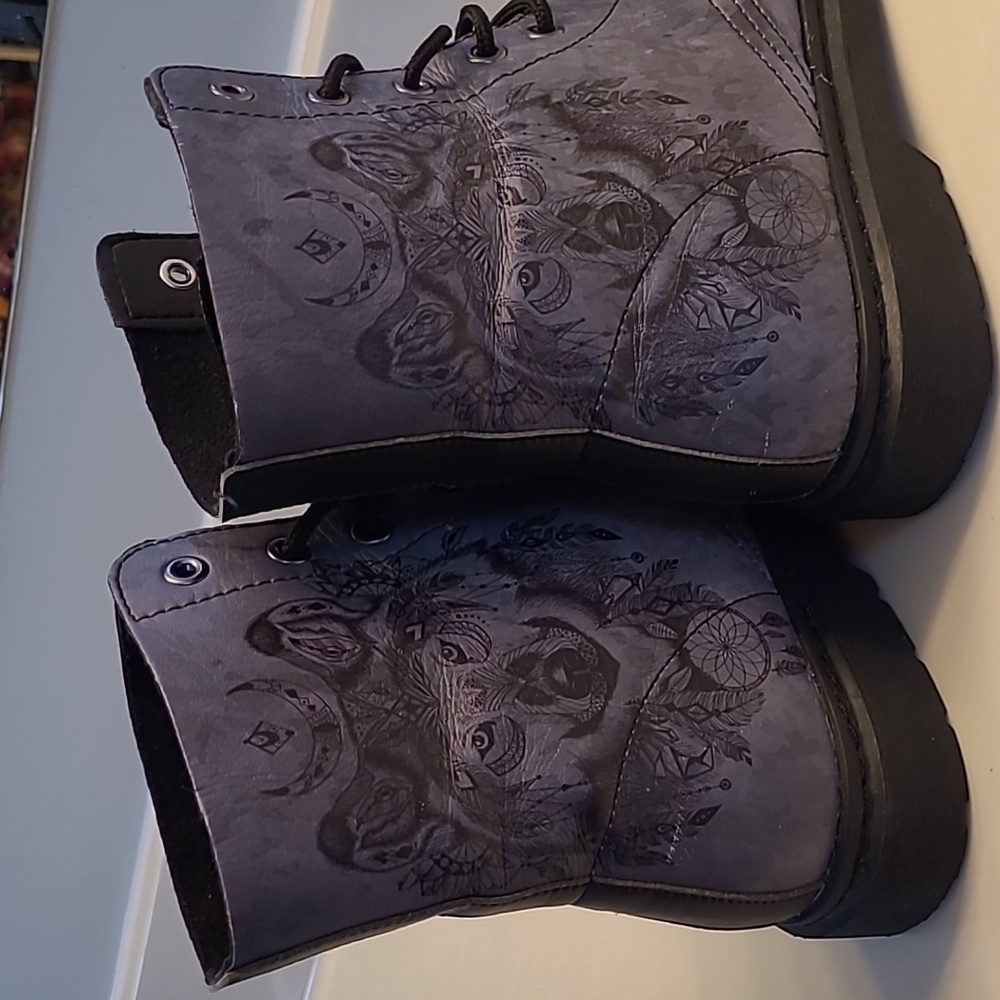 Yes We Vibe Bohemian Wolf Lace-up Combat Boots US Men's 10 / Women's 11.5 Gray - Picture 16 of 16